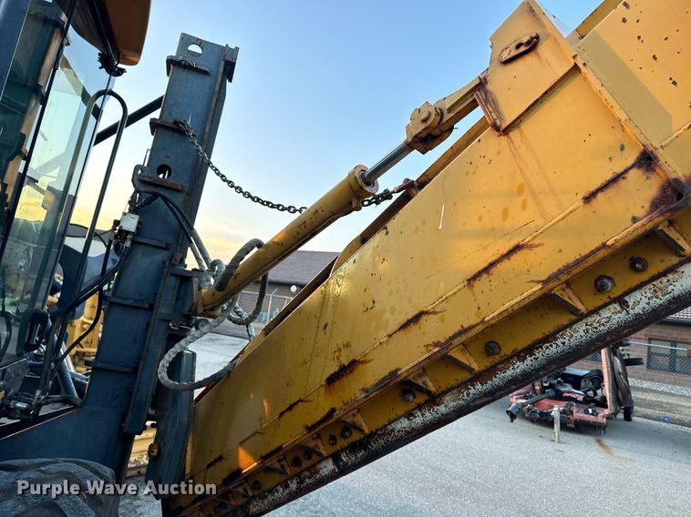 image for item DO1686 2006 John Deere 770D motor grader