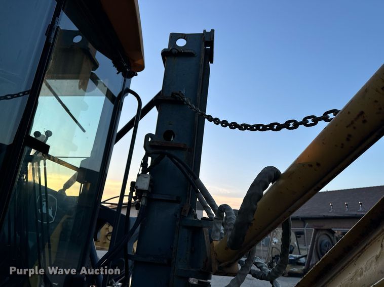 image for item DO1686 2006 John Deere 770D motor grader