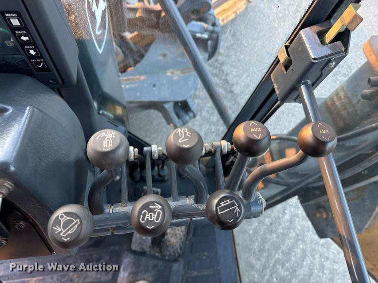 image for item DO1686 2006 John Deere 770D motor grader