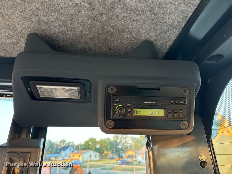 image for item DO1686 2006 John Deere 770D motor grader