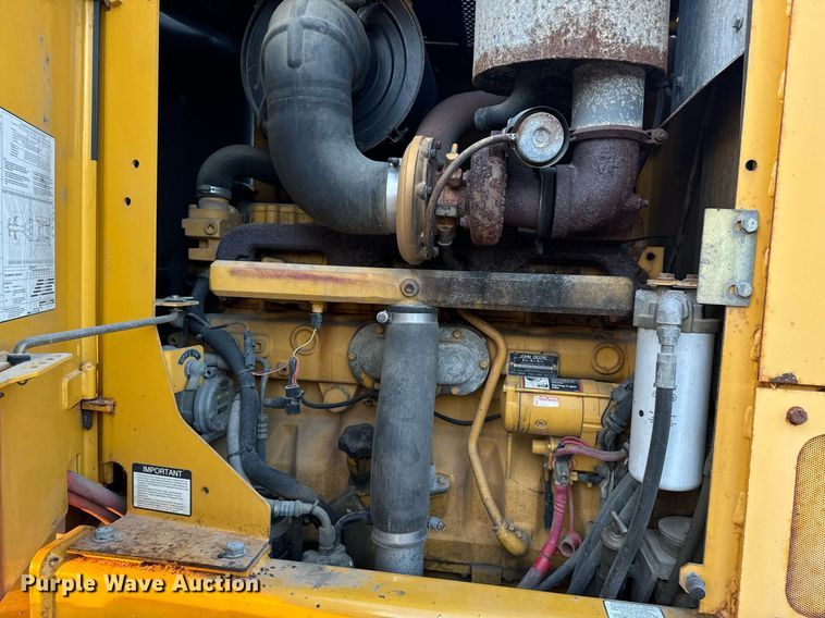 image for item DO1686 2006 John Deere 770D motor grader