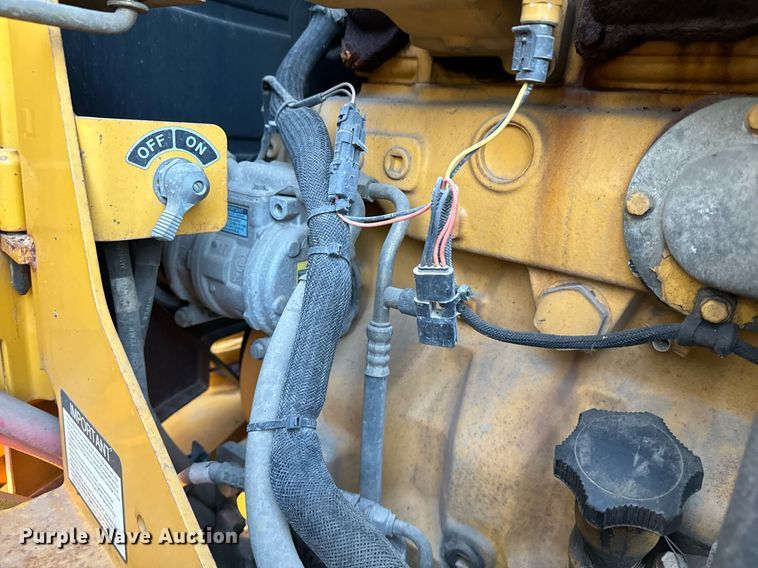 image for item DO1686 2006 John Deere 770D motor grader