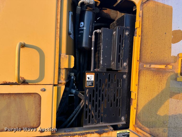 image for item DO1686 2006 John Deere 770D motor grader