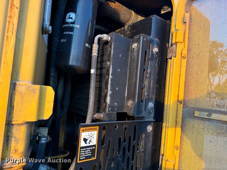 image for item DO1686 2006 John Deere 770D motor grader