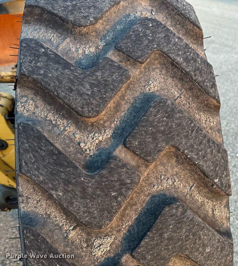 image for item DO1686 2006 John Deere 770D motor grader