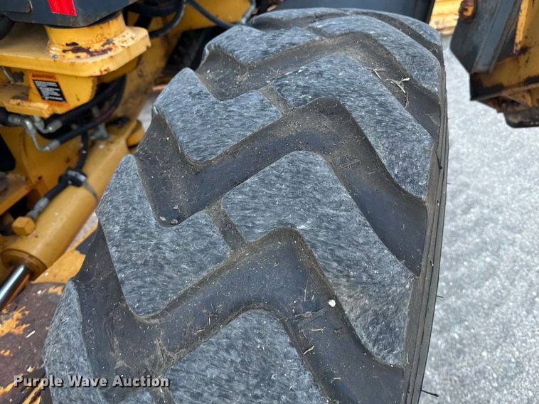 image for item DO1686 2006 John Deere 770D motor grader