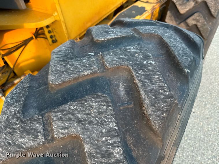 image for item DO1686 2006 John Deere 770D motor grader