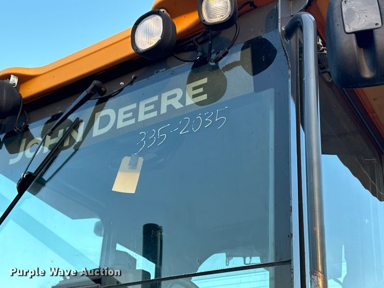 image for item DO1686 2006 John Deere 770D motor grader