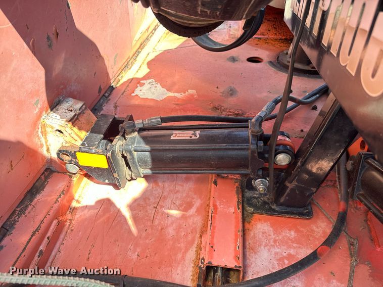 image for item DO1689 2011 Land Pride  batwing rotary mower