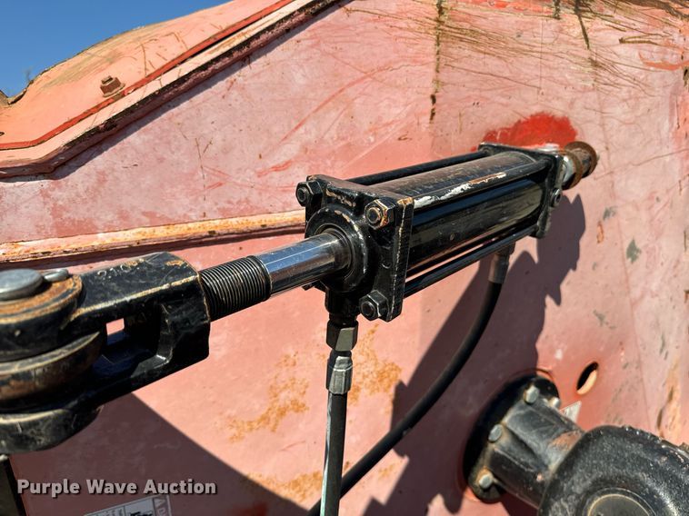 image for item DO1689 2011 Land Pride  batwing rotary mower