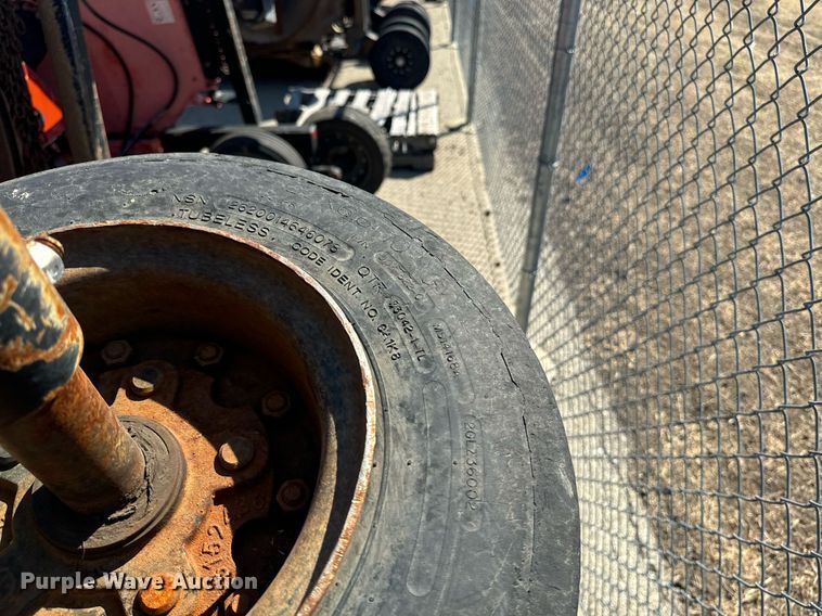 image for item DO1689 2011 Land Pride  batwing rotary mower