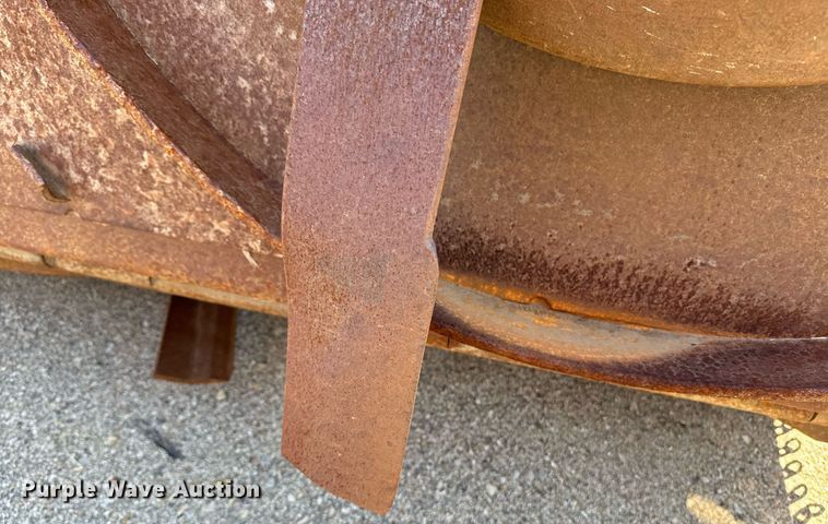 image for item DO1690 2011 Land Pride Commander  batwing rotary mower