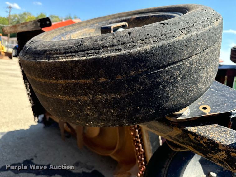 image for item DO1692 2011 Land Pride batwing rotary mower