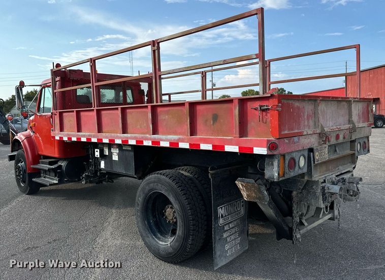 image for item DO1707 1997 International 4900 scissor lift truck