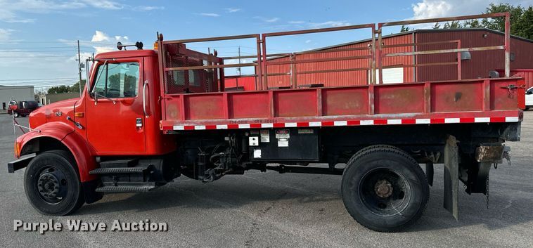 image for item DO1707 1997 International 4900 scissor lift truck