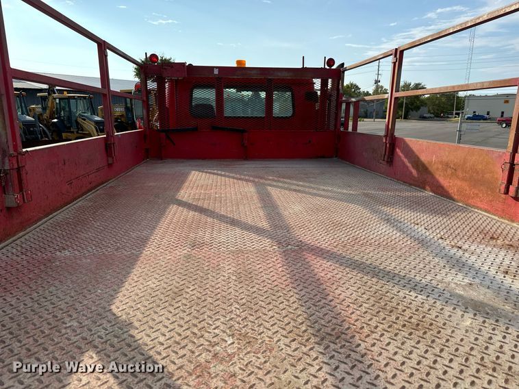 image for item DO1707 1997 International 4900 scissor lift truck