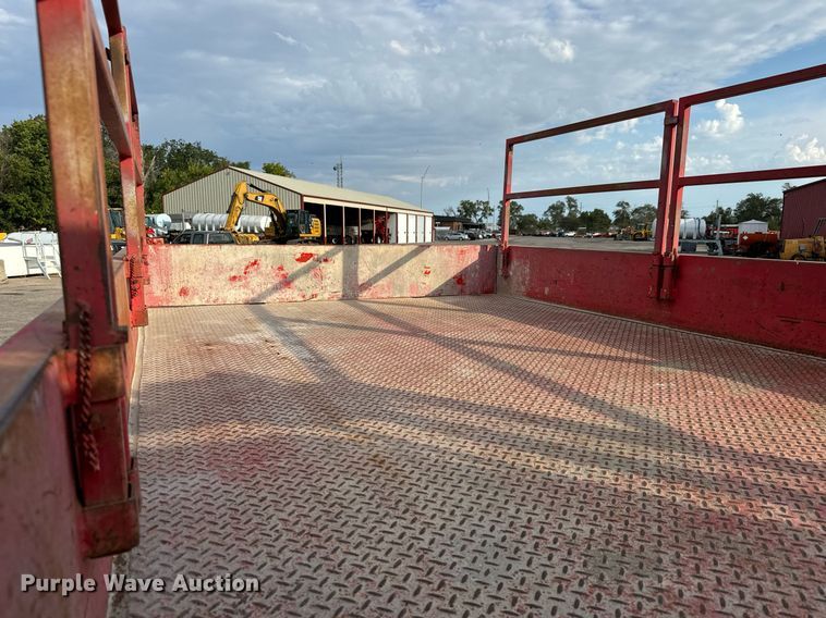 image for item DO1707 1997 International 4900 scissor lift truck