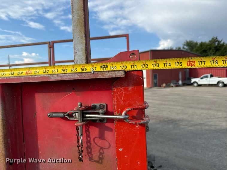 image for item DO1707 1997 International 4900 scissor lift truck