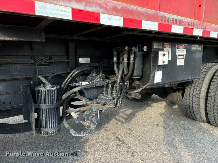 image for item DO1707 1997 International 4900 scissor lift truck