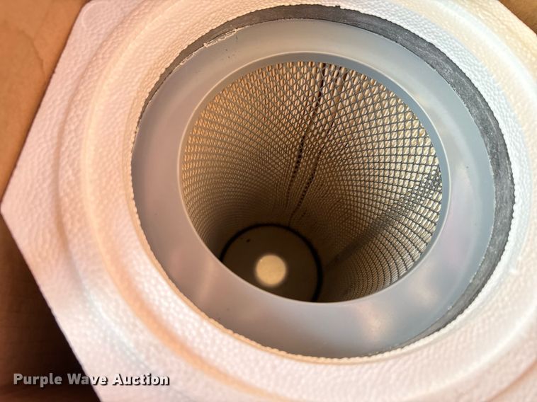 image for item DO1707 1997 International 4900 scissor lift truck