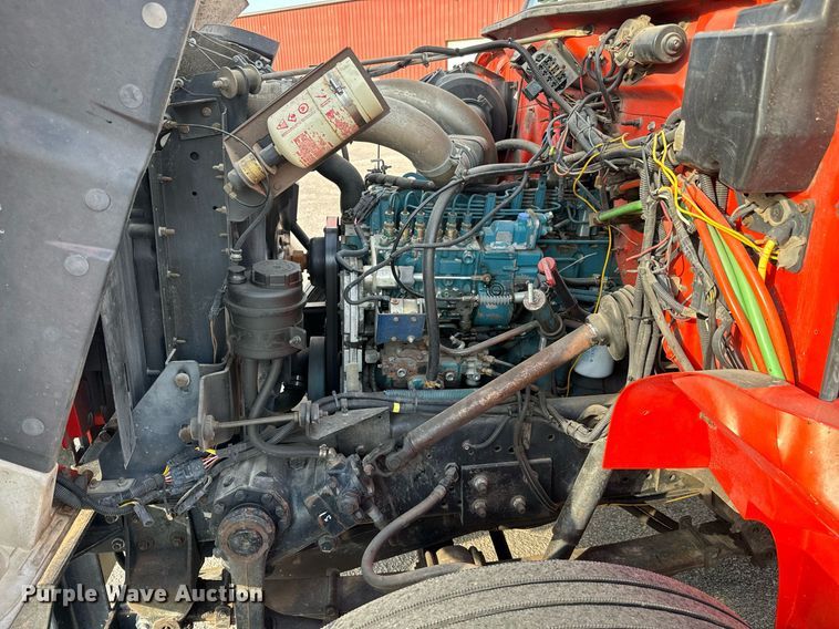 image for item DO1707 1997 International 4900 scissor lift truck