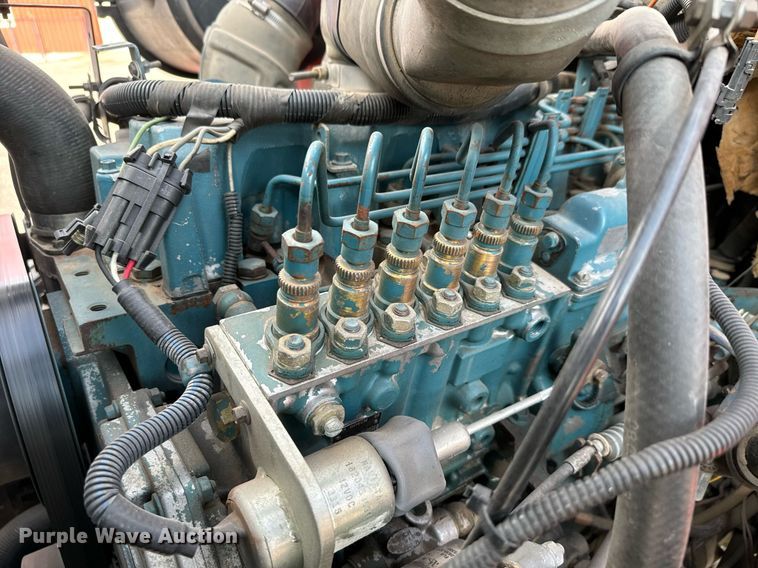 image for item DO1707 1997 International 4900 scissor lift truck