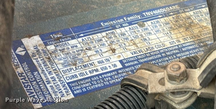 image for item DO1707 1997 International 4900 scissor lift truck