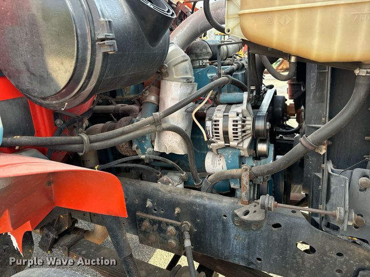 image for item DO1707 1997 International 4900 scissor lift truck