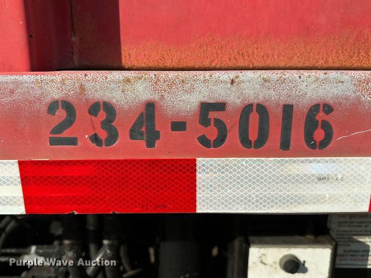 image for item DO1707 1997 International 4900 scissor lift truck