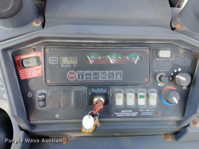 image for item DO1708 2005 John Deere 310G backhoe