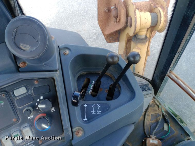 image for item DO1708 2005 John Deere 310G backhoe