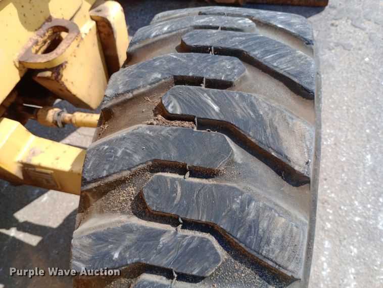 image for item DO1708 2005 John Deere 310G backhoe