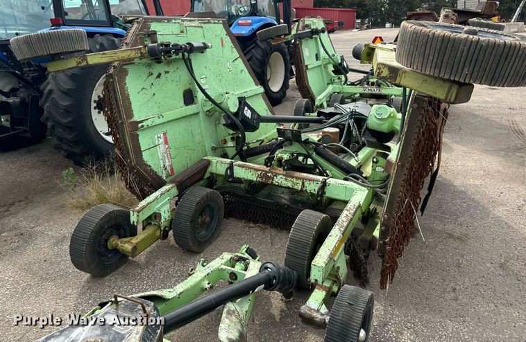 image for item DO1716 2003 Schulte XH1500 batwing rotary mower