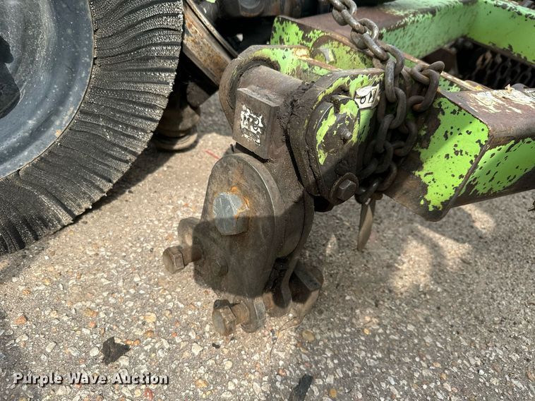 image for item DO1716 2003 Schulte XH1500 batwing rotary mower