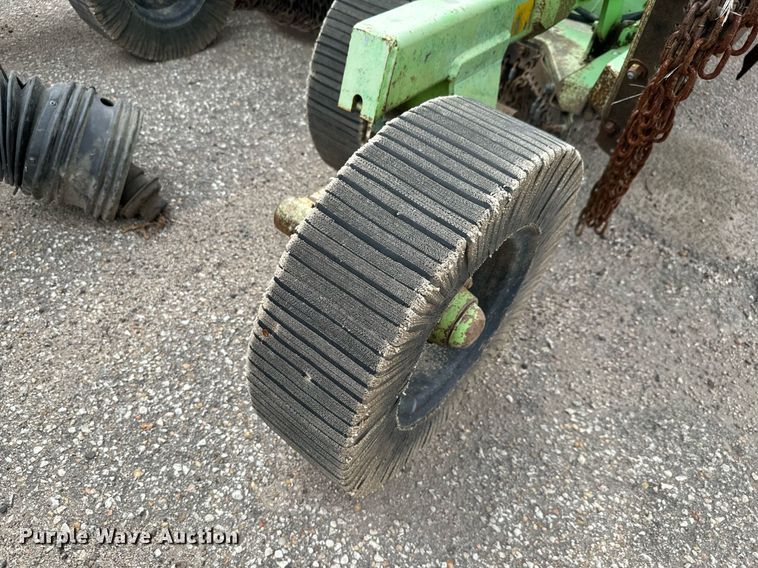 image for item DO1717 2007 Schulte XH1500 batwing rotary mower