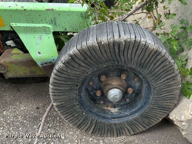 image for item DO1718 2006 Schulte  XH1500 batwing rotary mower