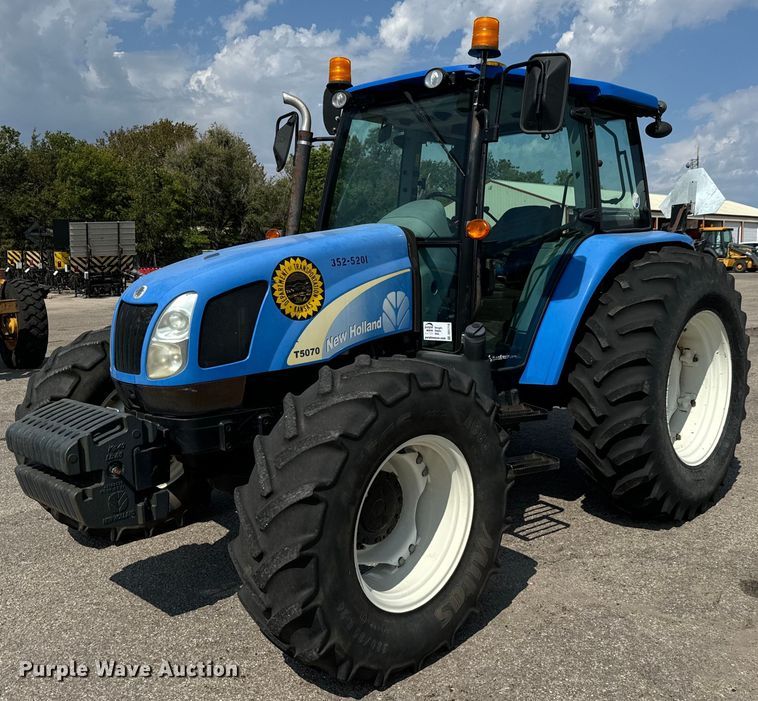 image for item DO1719 2012 New Holland T5070 MFWD tractor