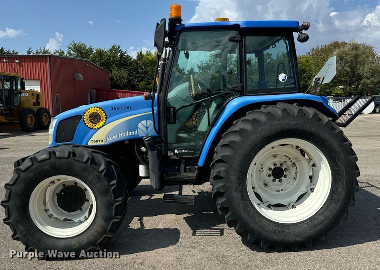 image for item DO1719 2012 New Holland T5070 MFWD tractor