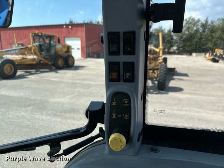 image for item DO1719 2012 New Holland T5070 MFWD tractor