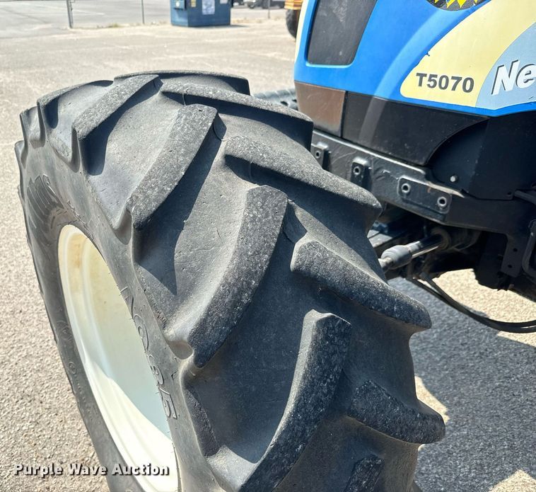 image for item DO1719 2012 New Holland T5070 MFWD tractor