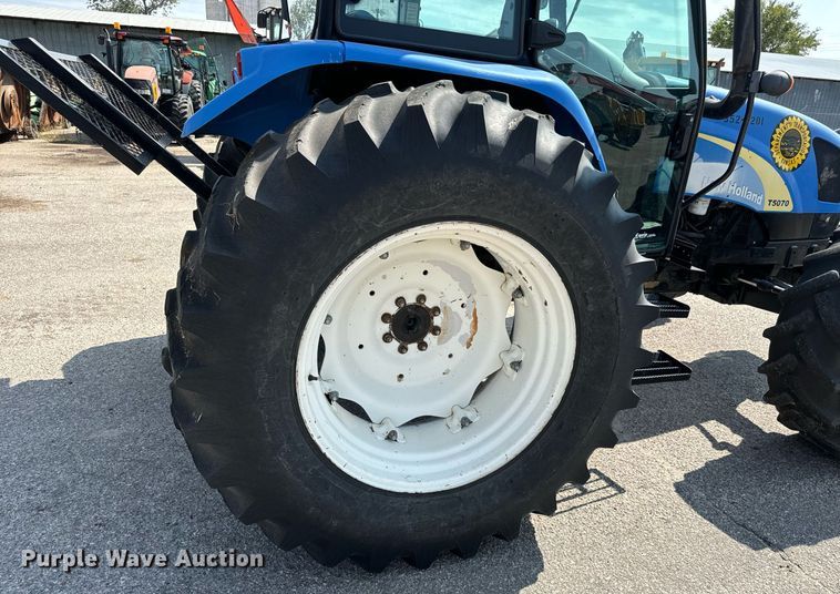 image for item DO1719 2012 New Holland T5070 MFWD tractor