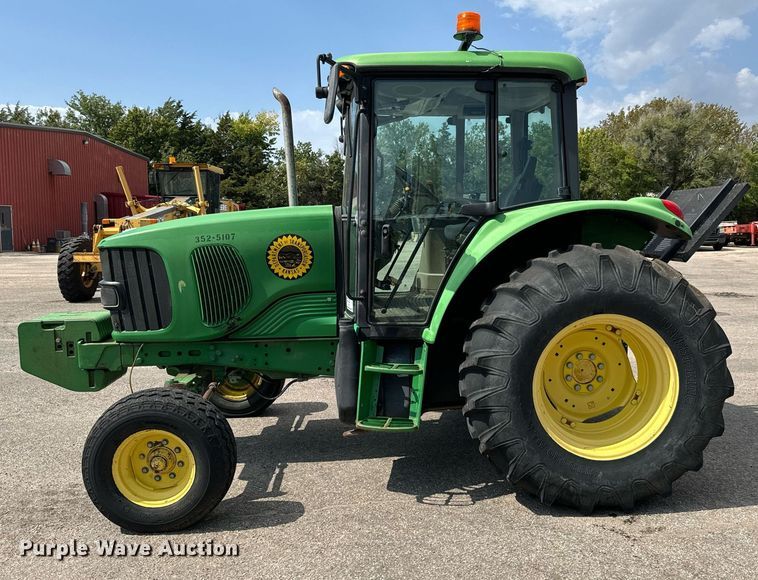 image for item DO1721 2007 John Deere 6415 tractor