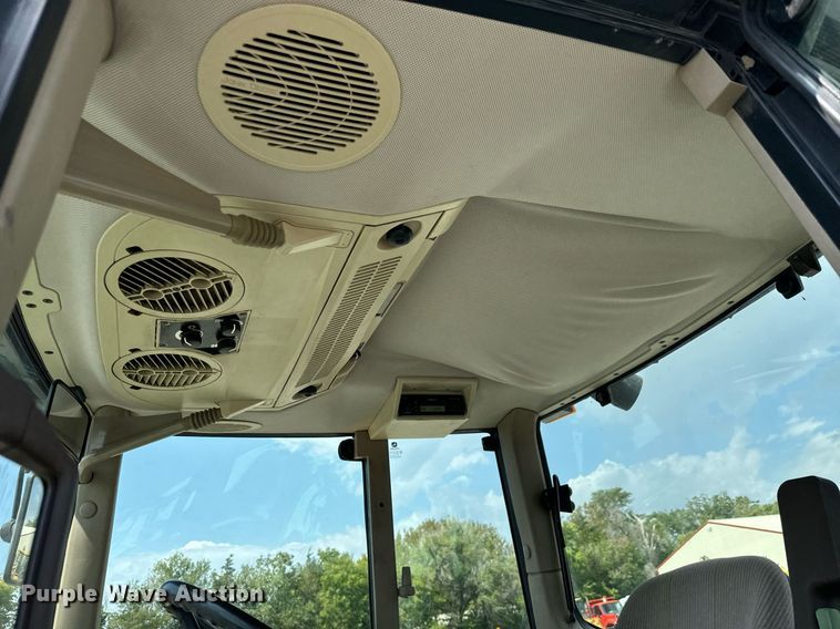 image for item DO1721 2007 John Deere 6415 tractor