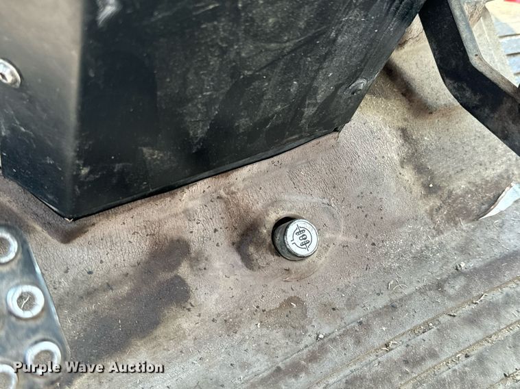 image for item DO1721 2007 John Deere 6415 tractor