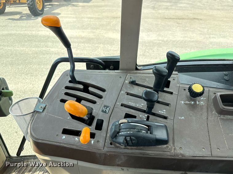 image for item DO1721 2007 John Deere 6415 tractor