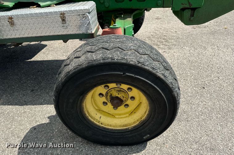 image for item DO1721 2007 John Deere 6415 tractor