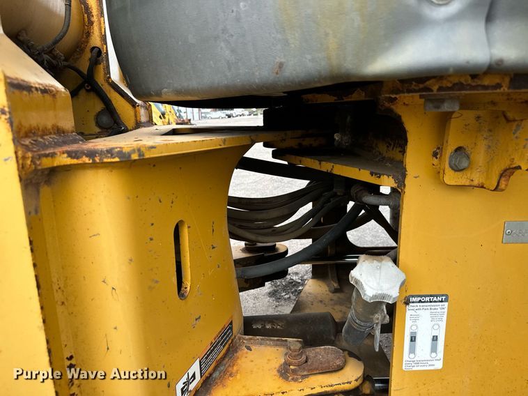 image for item DO1722 2006 John Deere 444J wheel loader