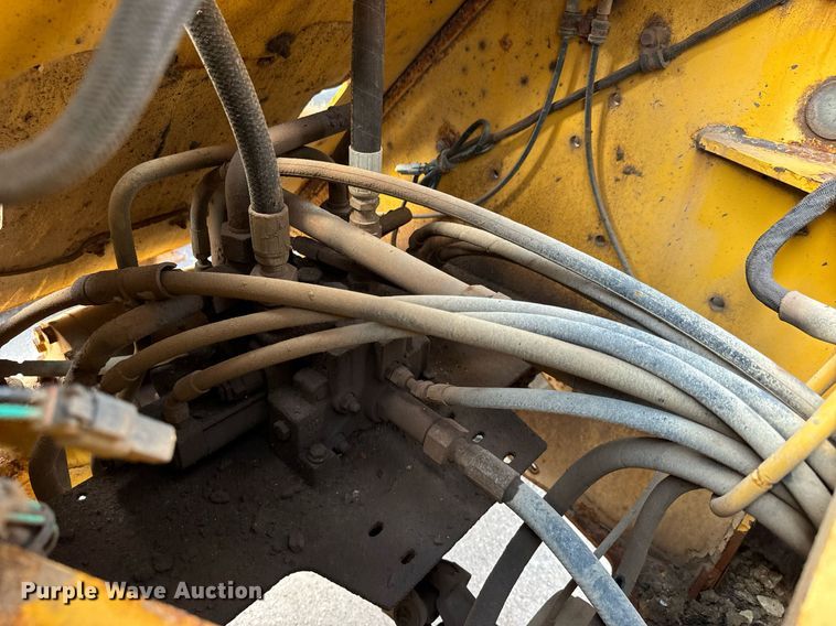 image for item DO1722 2006 John Deere 444J wheel loader