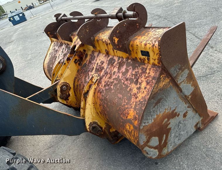 image for item DO1722 2006 John Deere 444J wheel loader