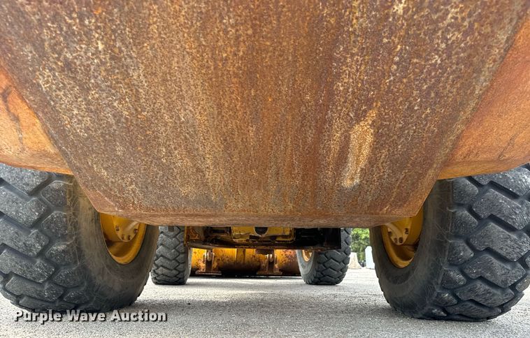 image for item DO1722 2006 John Deere 444J wheel loader